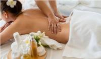 Massage dos aux huiles
